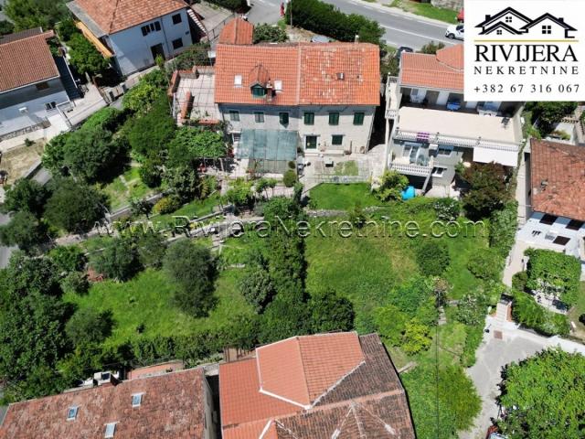 Stone house for sale in the center of Igalo, Herceg Novi