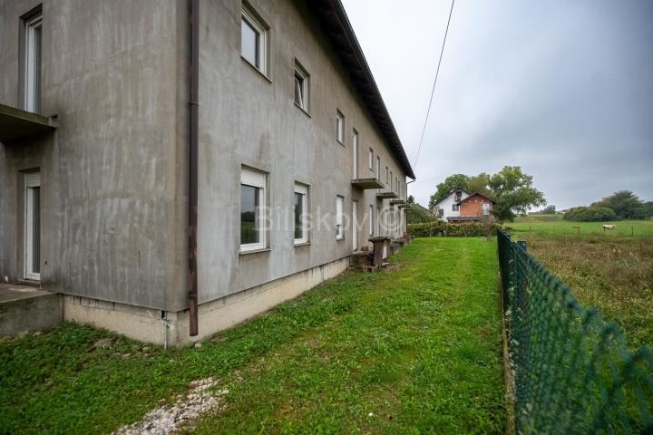 Prodaja, Hrvatski Leskovac, 3 troetažna stana, ukupno 334. 50 m2, roh bau 