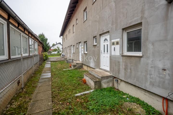 Prodaja, Hrvatski Leskovac, 3 troetažna stana, ukupno 334. 50 m2, roh bau 