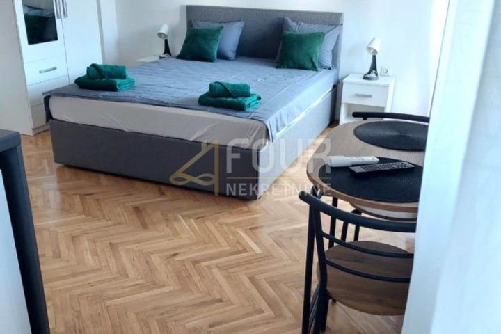 Istra, Medulin, apartmanska kuća + pomoćni objekt, ukupno 9 apartmana!