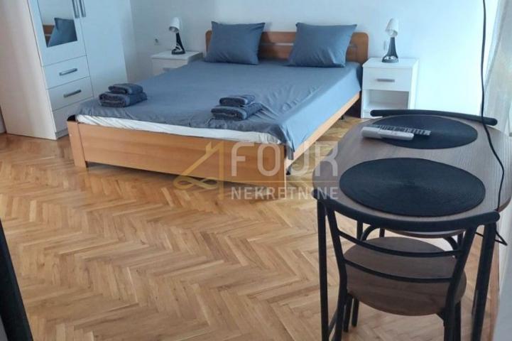 Istra, Medulin, apartmanska kuća + pomoćni objekt, ukupno 9 apartmana!