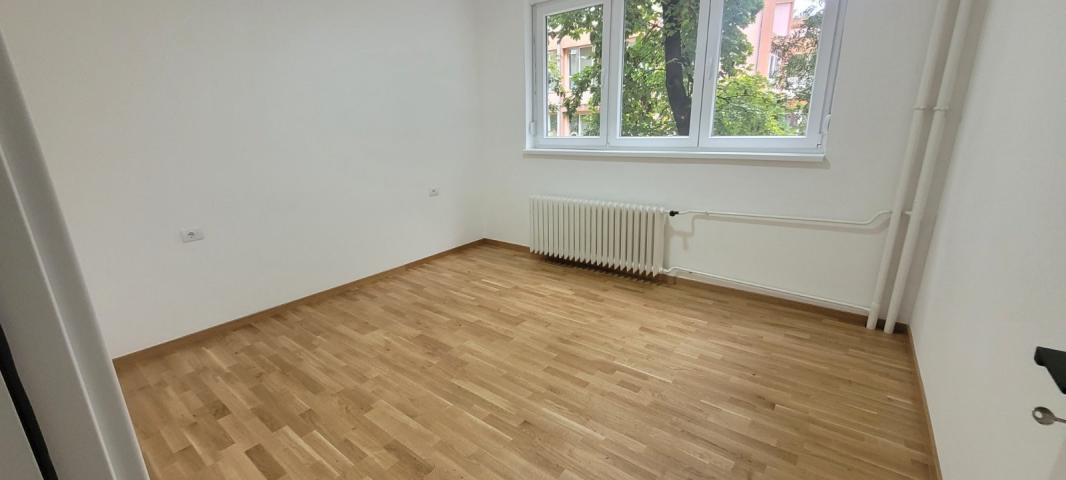 NOVI SAD - CENTAR - 52. 00 m2