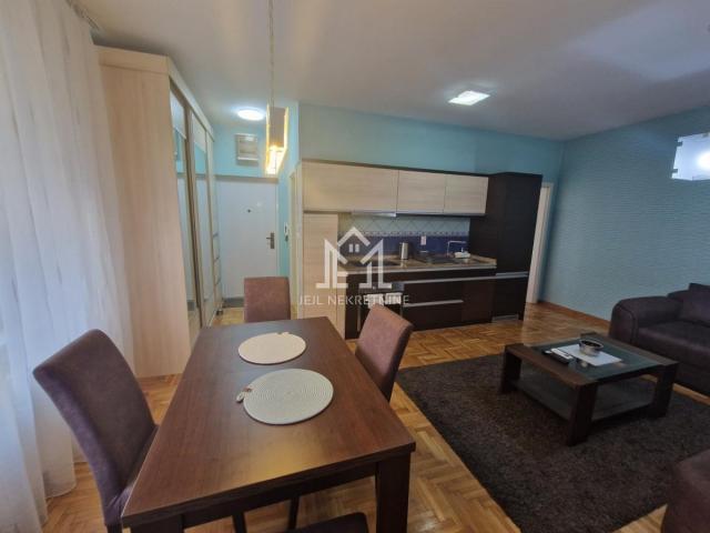 Centar, dvosoban stan, 40m2