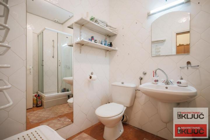 KOD IZVRŠNOG VEĆA, 41m2, Dvosoban-Duplex, Namešten, Renoviran