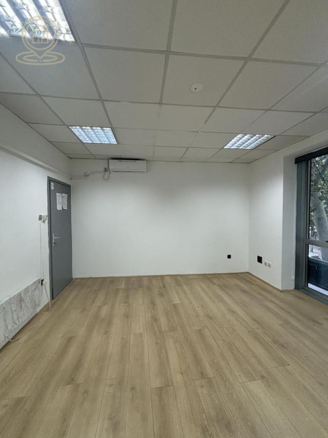 Izdavanje poslovnog prostora, 180 m², 1600e