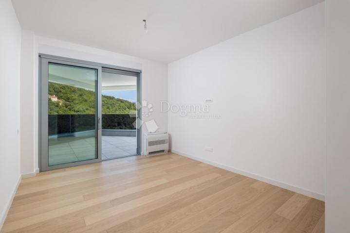 OPATIJA centar STAN  261 m2