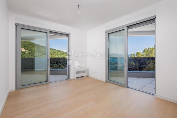 Wohnung Opatija - Centar, Opatija, 261,01m2