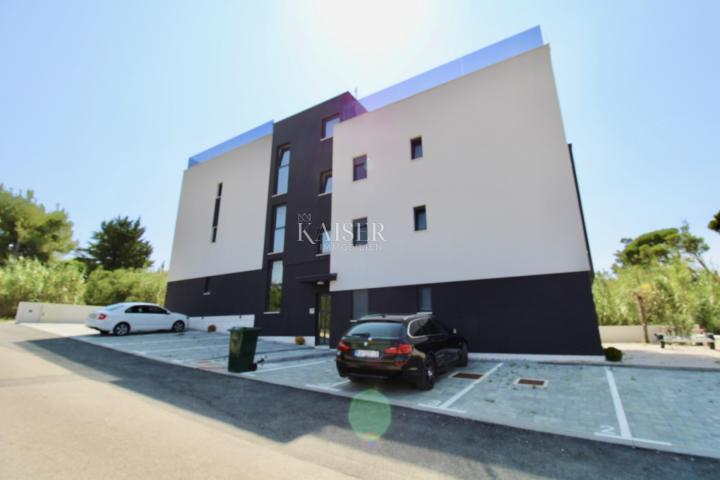 Zadar, Privlaka apartment in a new building, 70 m from the sea