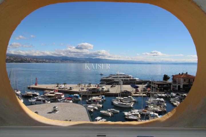 Opatija, center, apartment I row to the sea