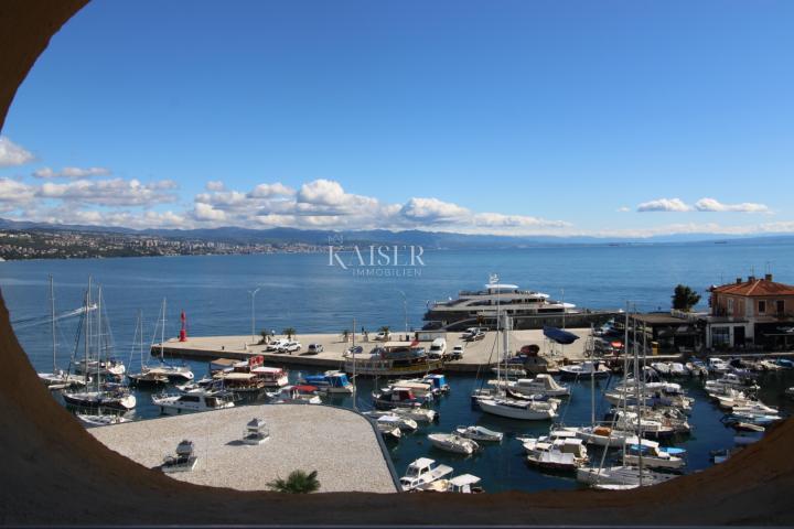 Opatija, center, apartment I row to the sea