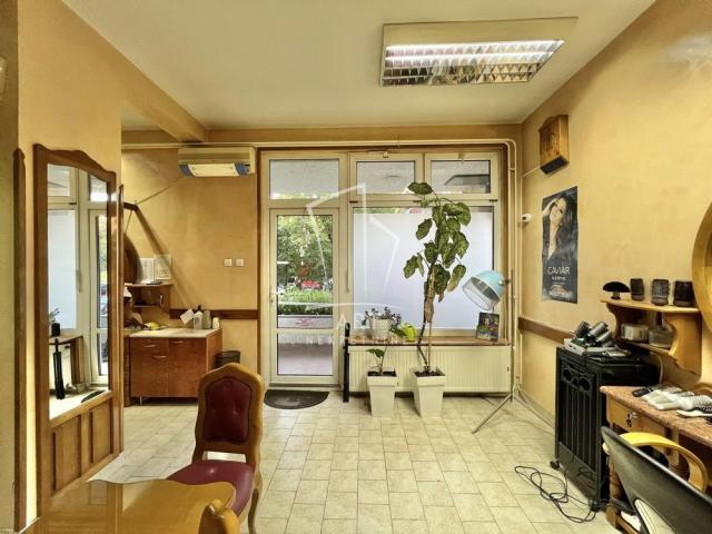 Potpuno opremljen frizersko-kozmetički salon ID#8963