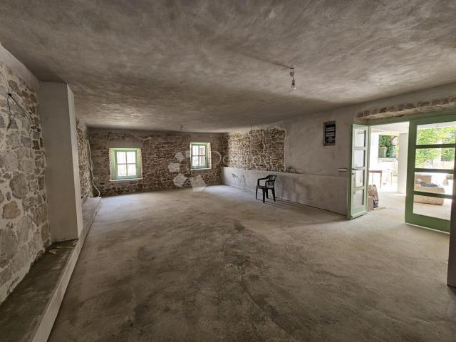 House Sutomišćica, Preko, 100m2