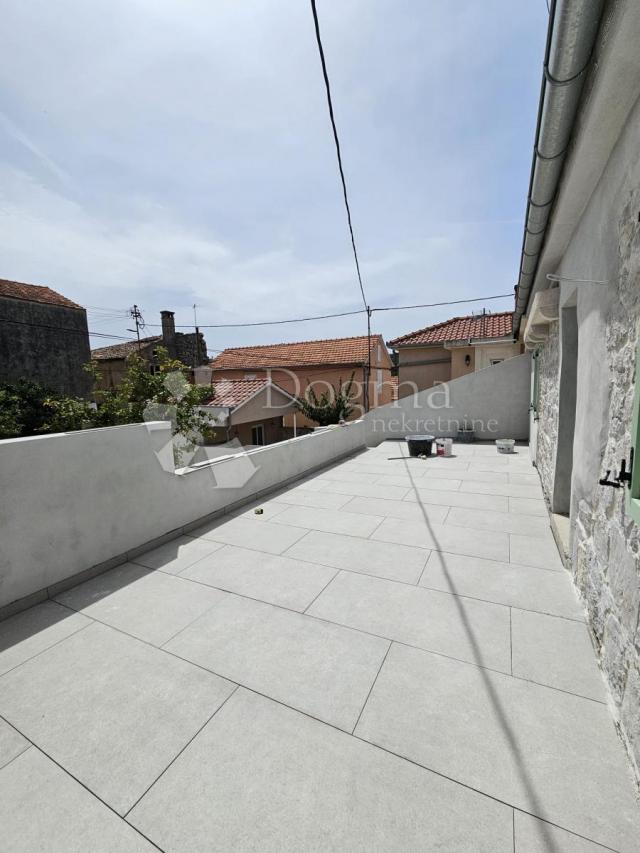 Haus Sutomišćica, Preko, 100m2