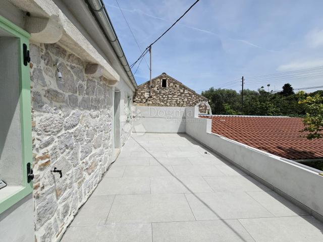 Haus Sutomišćica, Preko, 100m2