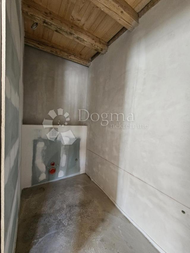 House Sutomišćica, Preko, 100m2