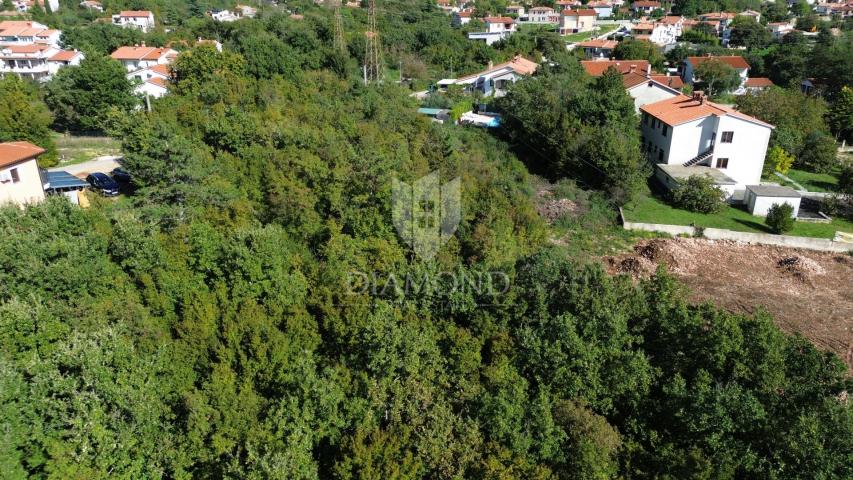 Veliko građevinsko zemljište u Labinu