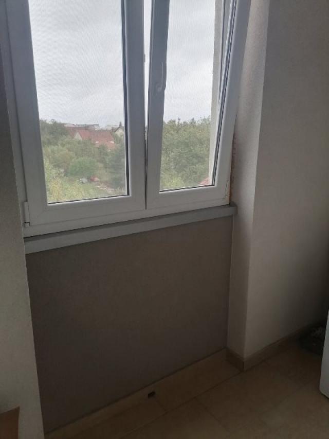 Izdaje se 2, 0 namešten stan na Ledinama kod Vila Mare