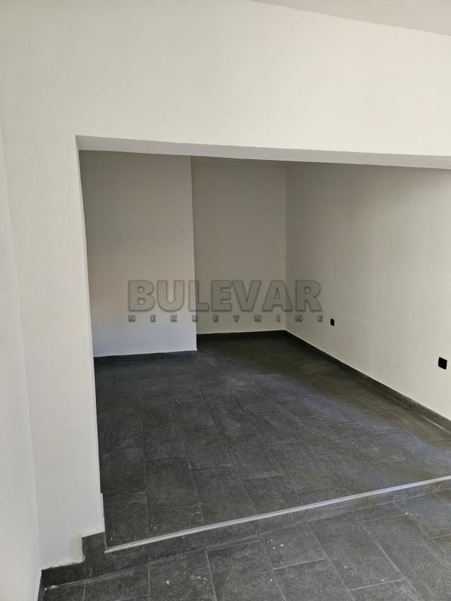 Izdaje se kuća kod Grčke ambasade, 150m2!