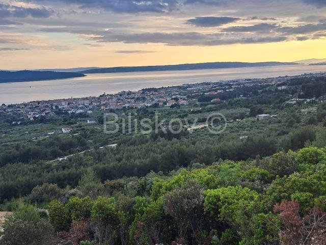 Kaštel Sućurac, zemljište s dozvolom HOTEL ZA PSE