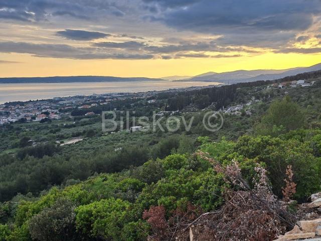 Kaštel Sućurac, zemljište s dozvolom HOTEL ZA PSE