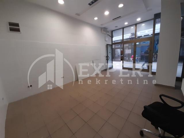 Lokal  u  centru, TC Ambasador, prizemlje, 31 m2