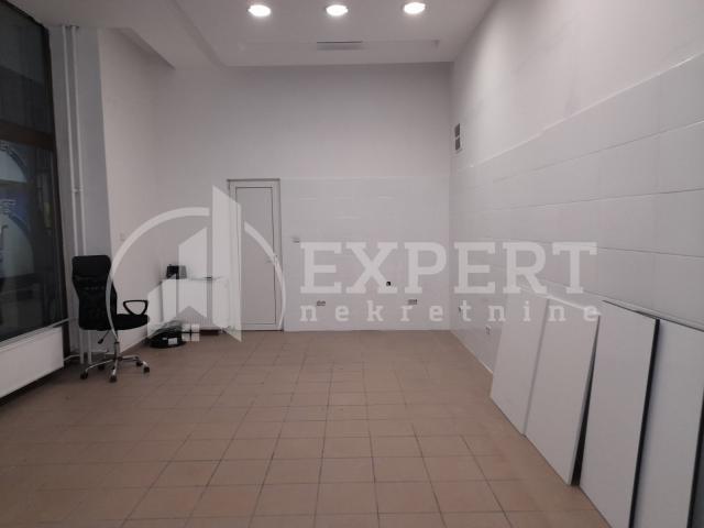 Lokal  u  centru, TC Ambasador, prizemlje, 31 m2