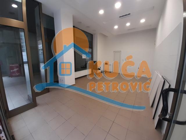 Lokal  u  centru, TC Ambasador, prizemlje, 31 m2