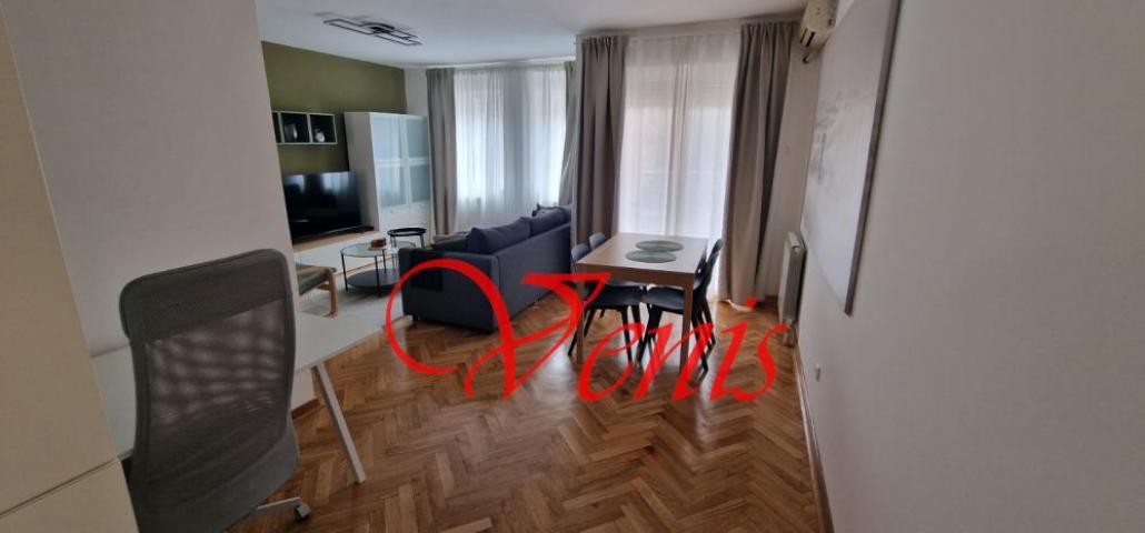 CENTAR - Pavla Papa 54 m2 – 600 Evra LUX ID#2378