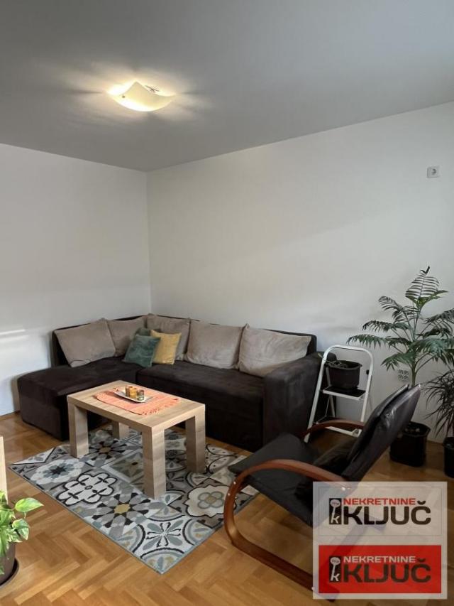 SOMBORSKI BULEVAR, 77m2, Četvorosoban-Duplex