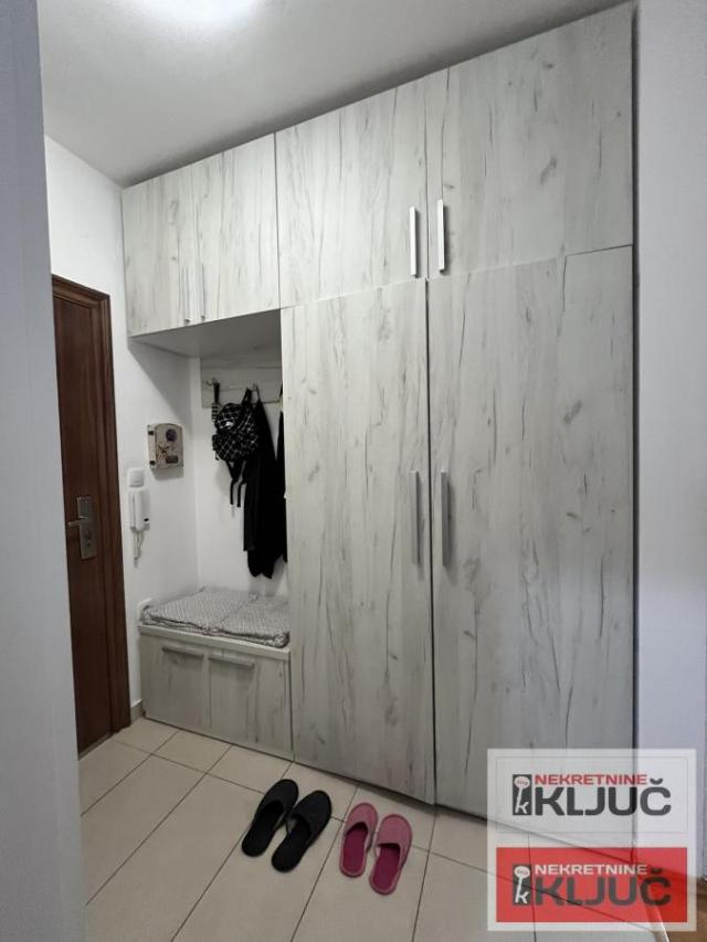 SOMBORSKI BULEVAR, 77m2, Četvorosoban-Duplex