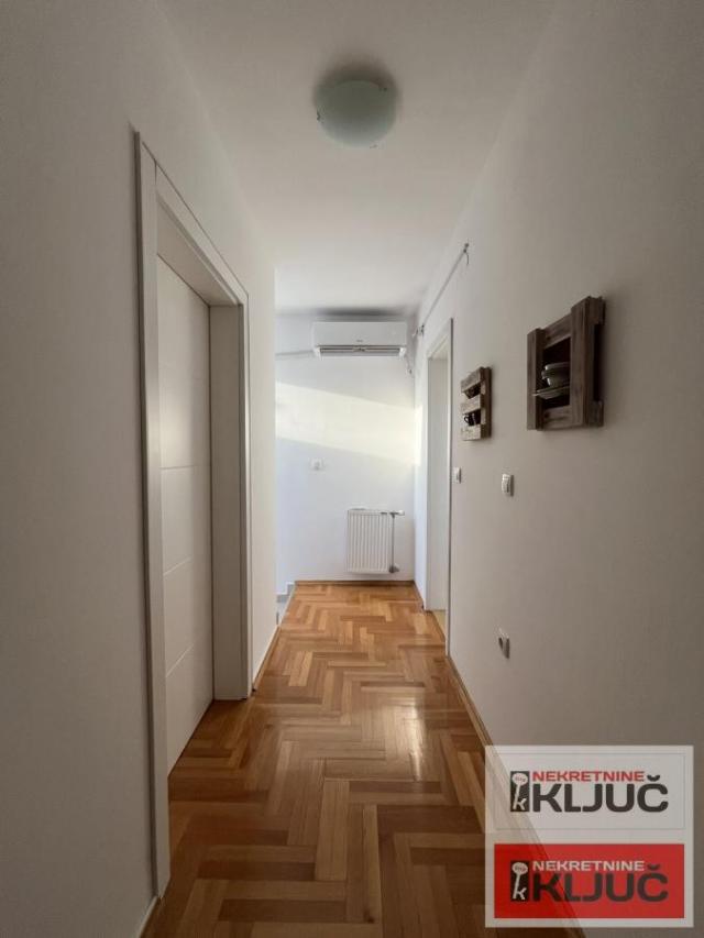 SOMBORSKI BULEVAR, 77m2, Četvorosoban-Duplex