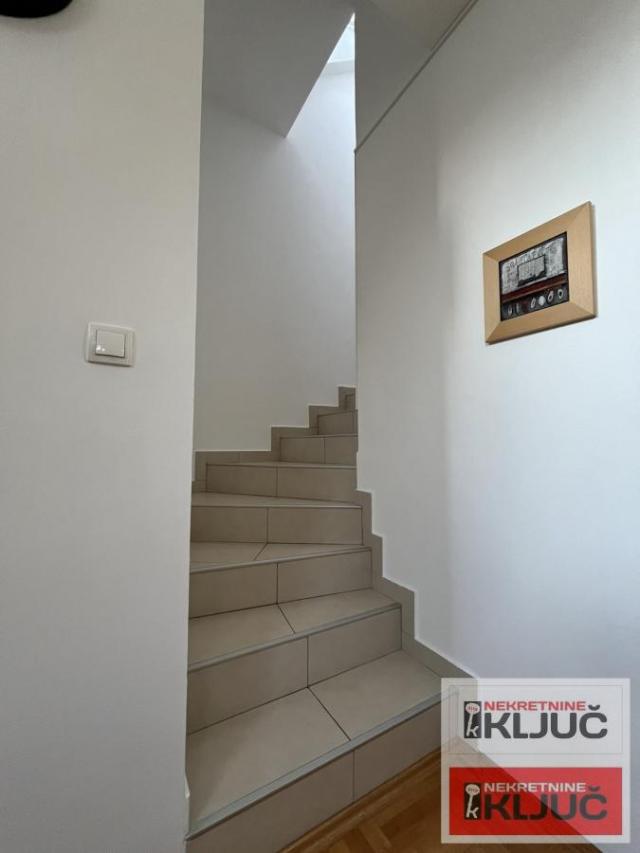 SOMBORSKI BULEVAR, 77m2, Četvorosoban-Duplex