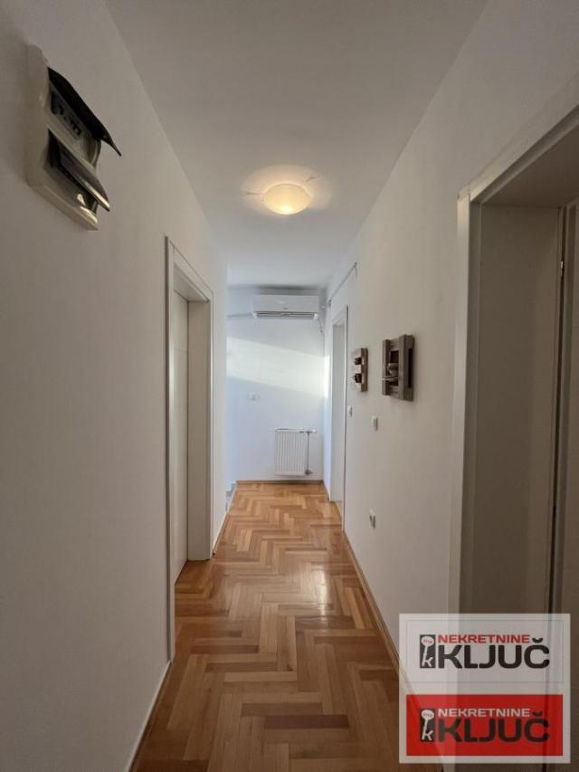 SOMBORSKI BULEVAR, 77m2, Četvorosoban-Duplex