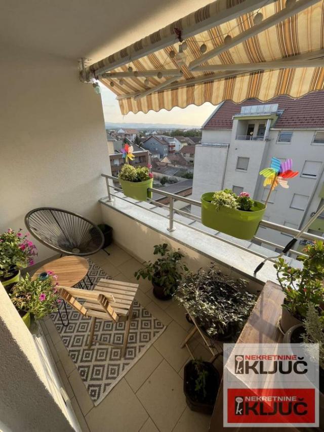 SOMBORSKI BULEVAR, 77m2, Četvorosoban-Duplex