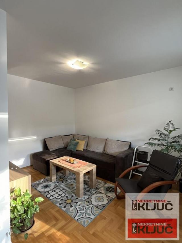 SOMBORSKI BULEVAR, 77m2, Četvorosoban-Duplex