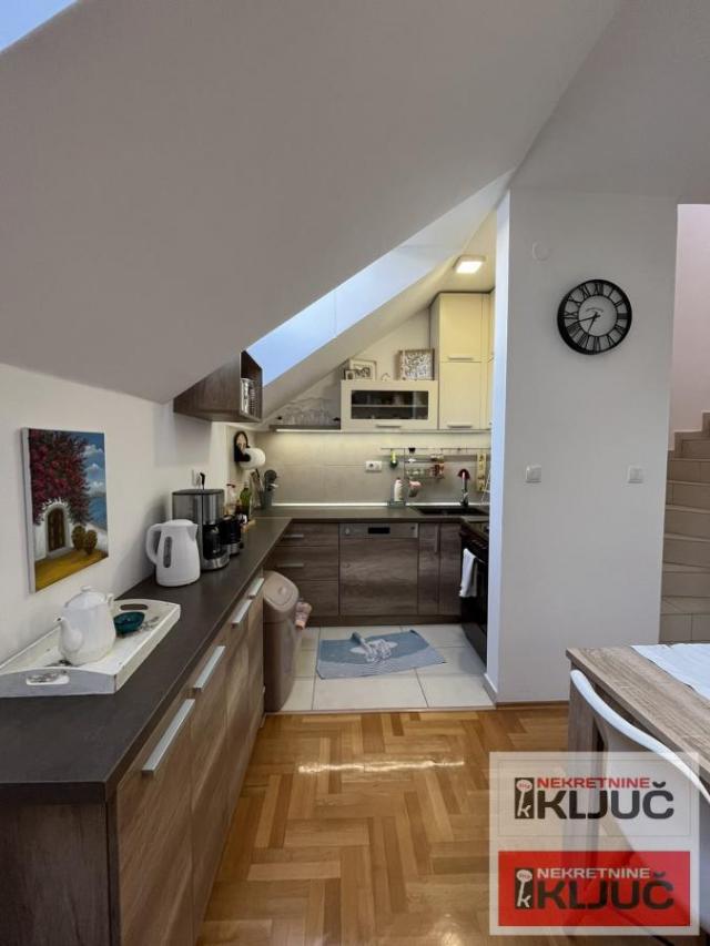 SOMBORSKI BULEVAR, 77m2, Četvorosoban-Duplex