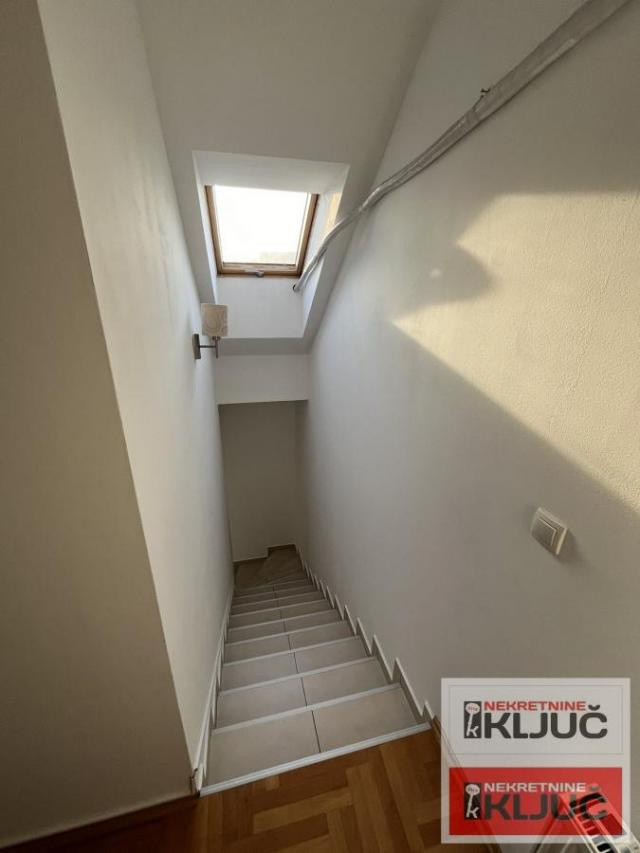 SOMBORSKI BULEVAR, 77m2, Četvorosoban-Duplex