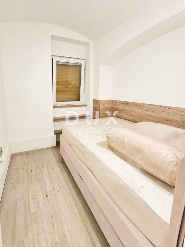 OPATIJA, CENTAR-Stan podijeljen u dva apartmana u vili, za investiciju