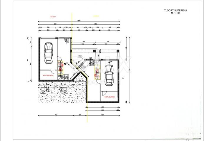 MUČIĆI- TROETAŽNI STAN 212 m2 sa okućnicom 711 m2