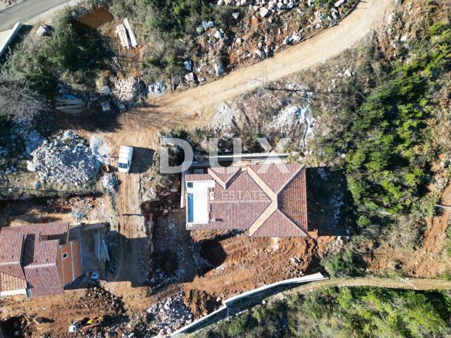 OPATIJA, LOVRAN, IKA- villa 220m2 s panoramskim pogledom na more i bazenom + uređena okućnica 1009m2