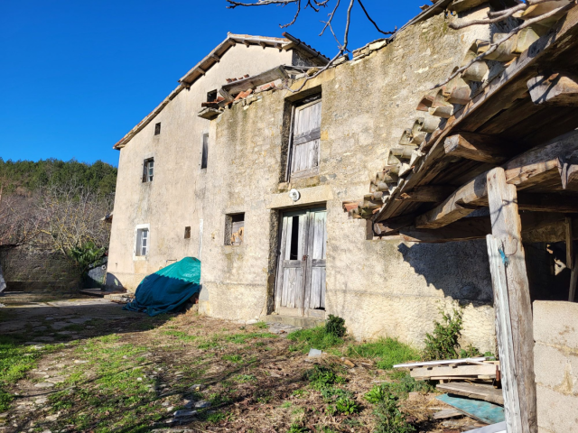 ISTRA, CEROVLJE - Istarska kuća za adaptaciju na rubu naselja