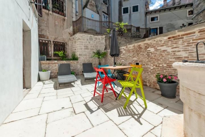 ISTRA, ROVINJ - Dizajnerski apartmen s pomoćnom jedinicom 50m od rive