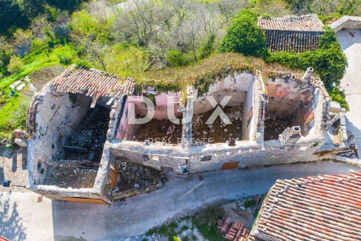 ISTRIEN, PIĆAN - 3 Häuser in Reihe zur Anpassung mit Garten, Panoramablick, Gelegenheit!