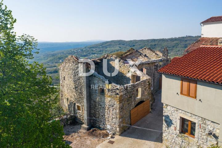 ISTRIA, PIĆAN - 3 houses in a row for adaptation with a garden, panoramic view, opportunity!