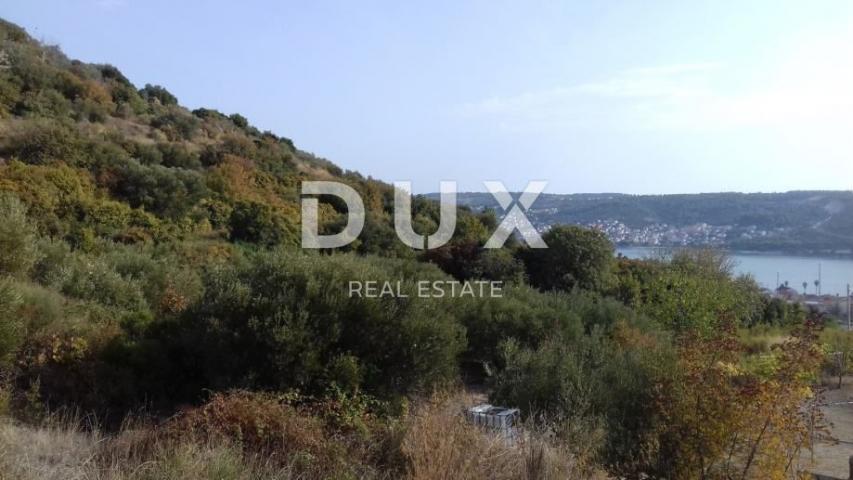 TROGIR - Agricultural land with olive groves