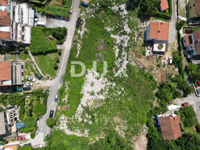 SRDOČI, MARTINKOVAC- građevinsko zemljište 2400m2 s LOKACIJSKOM DOZVOLOM! i pogledom na more 