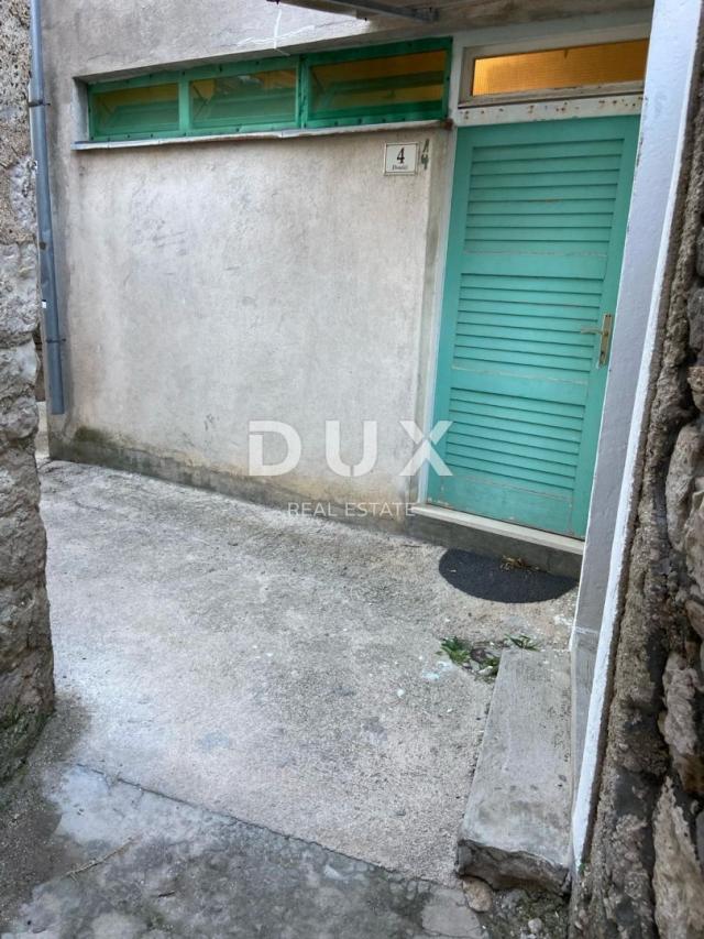 ŠIBENIK, PIROVAC - Kuća uz more u povijesnoj jezgri