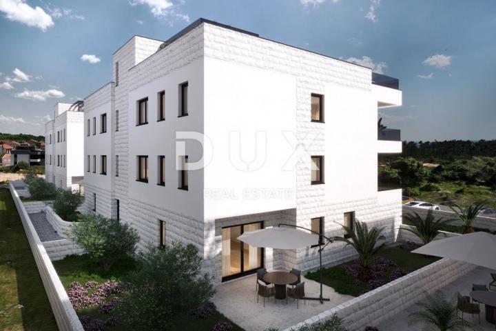 DALMATIA, PRIVLAKA New construction on the ground floor with a garden!