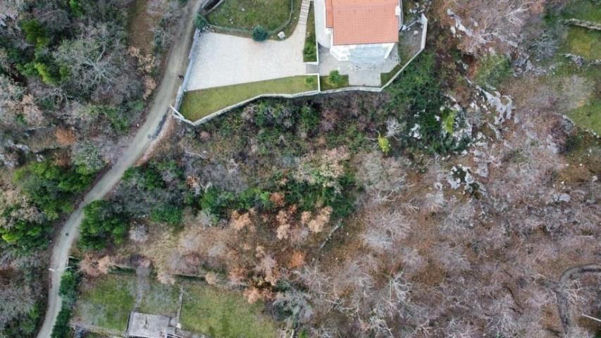 OPATIJA, OPRIĆ- zemljište 620m2 S GRAĐEVNOM DOZVOLOM!!!! i pogledom na more 