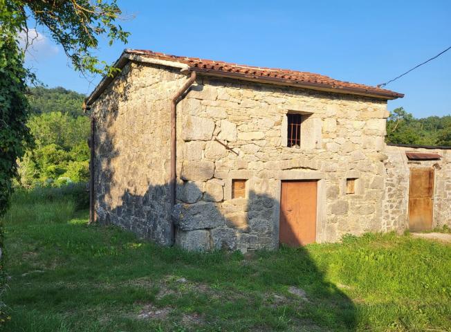 ISTRA, HUM - Kamena kućica na šarmantnoj lokaciji